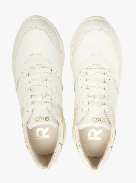 White sporty shoes with platinum heel tab