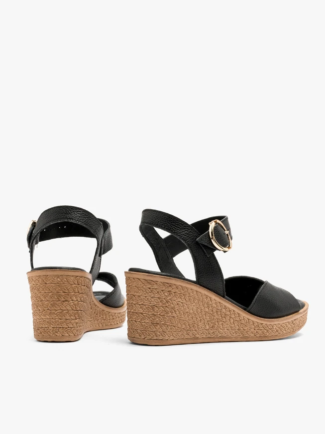 Schwarze Plateausandalen