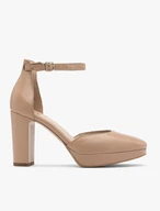 Zweiteilige High-Post-Pumps und ein Ballkleid
