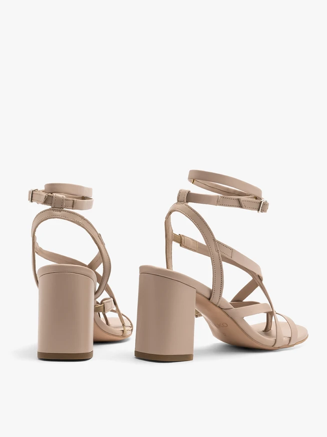 Beigefarbene Flip Flops mit Absatz