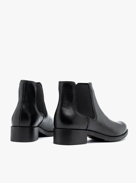 Black Women’s Leather Chelsea Boots