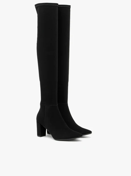 Hohe elastische Stiefel mit Stilettoabsatz