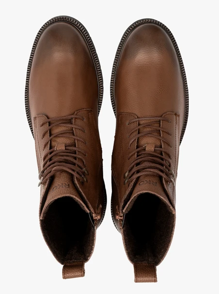 Braune Herrenstiefel mit schwarzem Boden