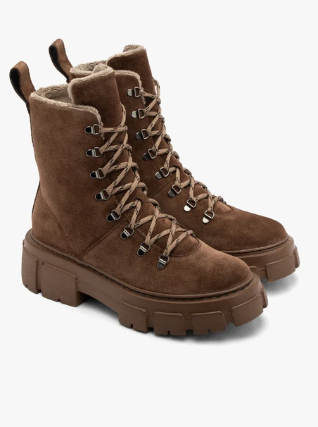 Braune isolierte Damenstiefel