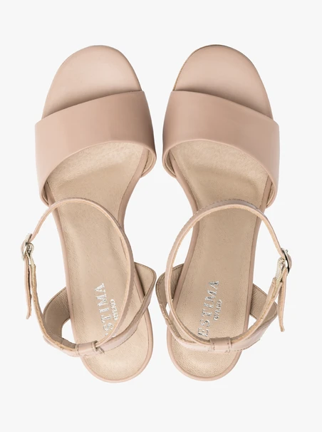 Beigefarbene Stiletto-Sandalen