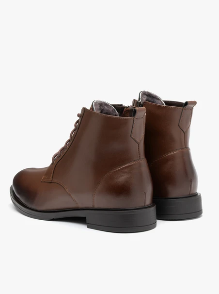 Braune Herrenstiefel mit Isolierung aus natürlichem Schafsleder