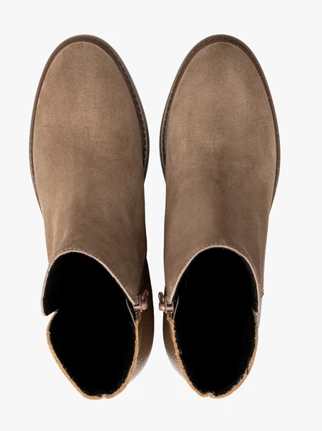 Sand ankle boots with mixed-leather detailing