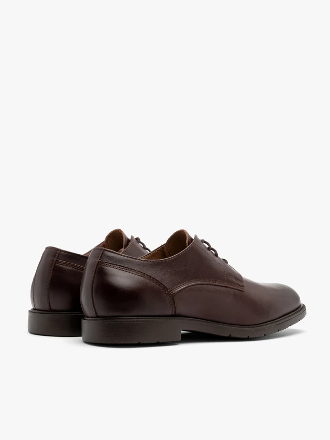 Braune Herrenhalbschuhe mit hellem Boden