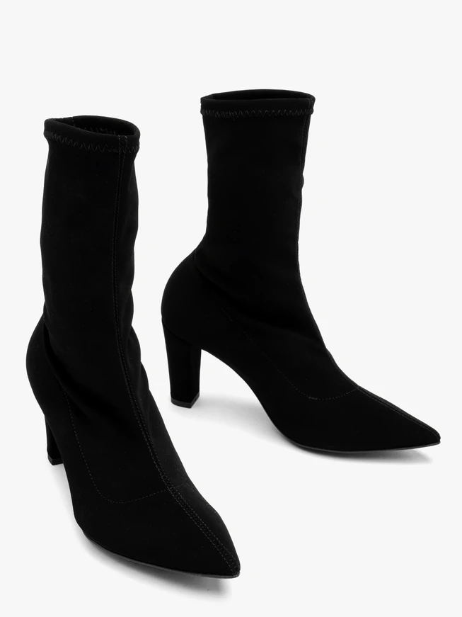 Black elastic ankle boots with high stiletto