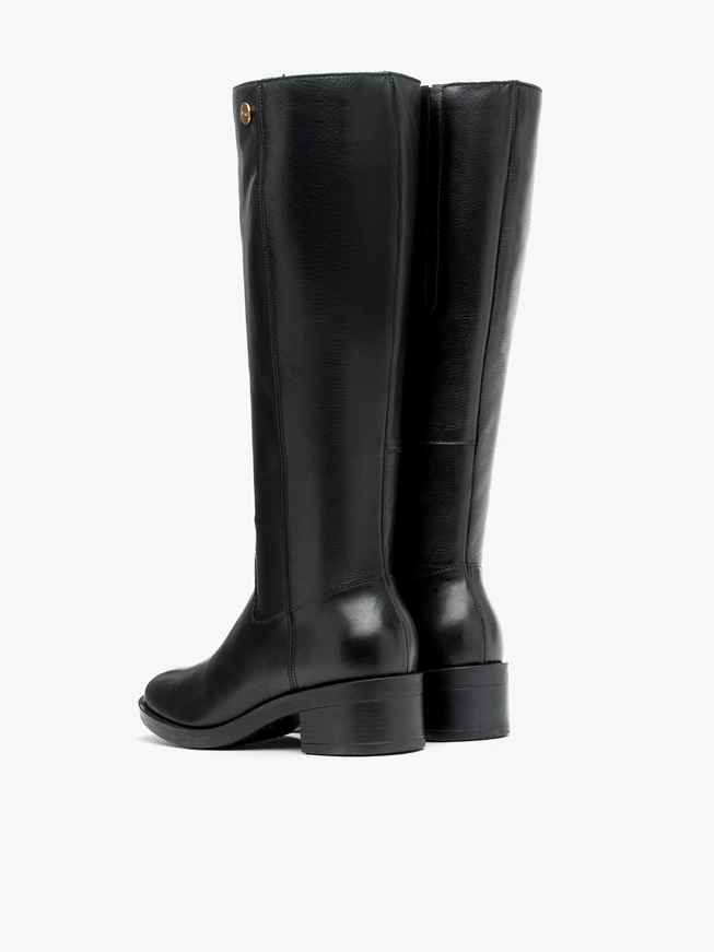 Schwarze Damenstiefel mit Gummieinsatz im Schaft