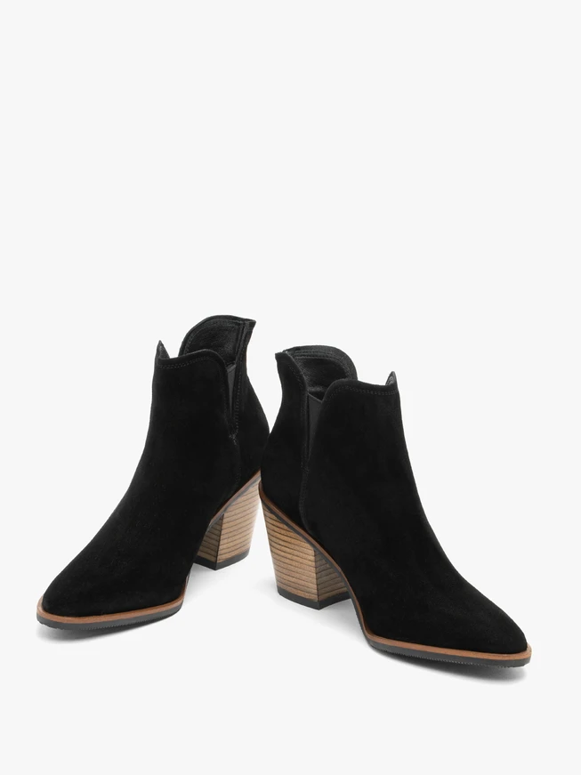 Schwarze knöchelhohe Stiefel