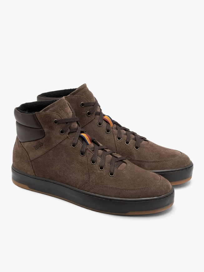 Gray-brown sporty men’s boots with two-tone sole