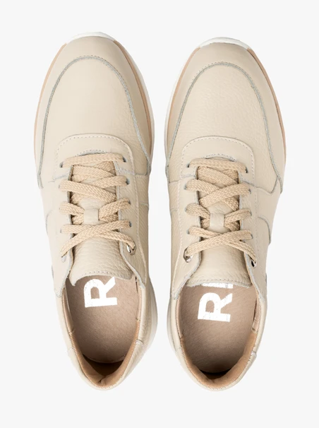 Cream sporty shoe