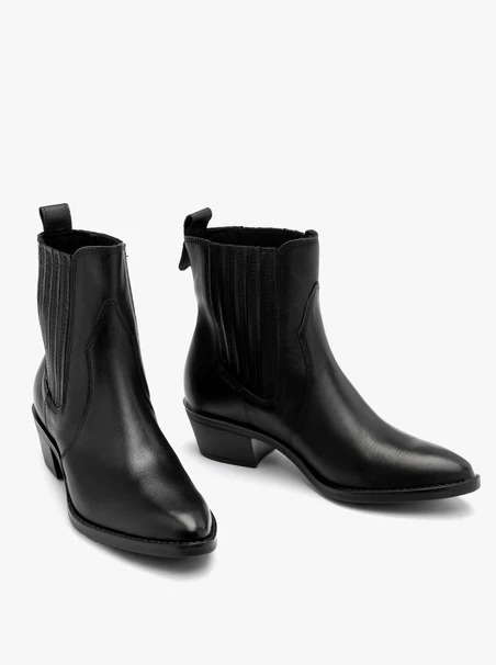 Schwarze Damenpantoffeln mit spitzen Zehen