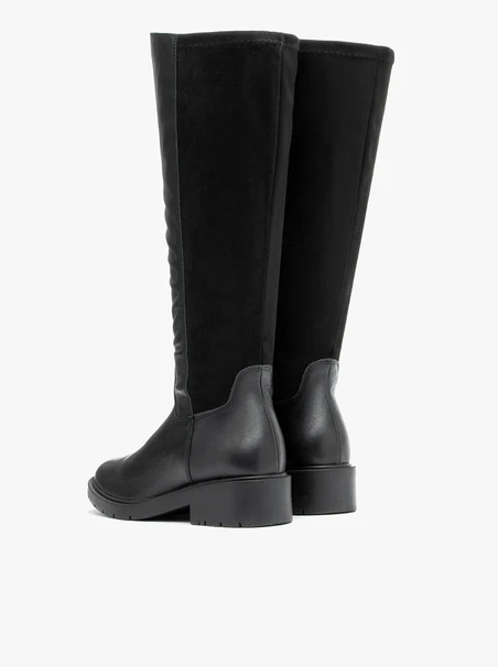 Schwarze Stiefel mit flexiblem, breitem Schaft