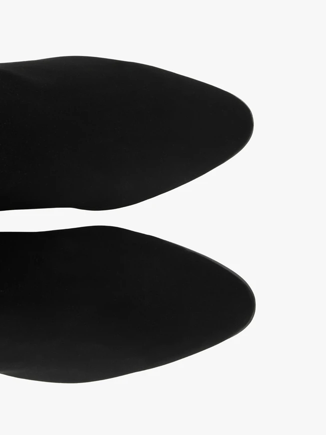 Hohe elastische Stiefel mit Stilettoabsatz