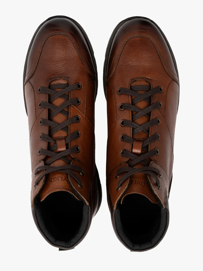 Brown men’s casual boots