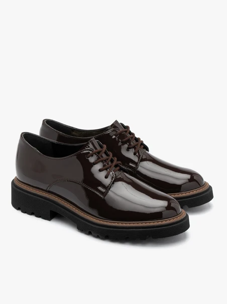 Dunkelbraun lackierte Damenhalbschuhe