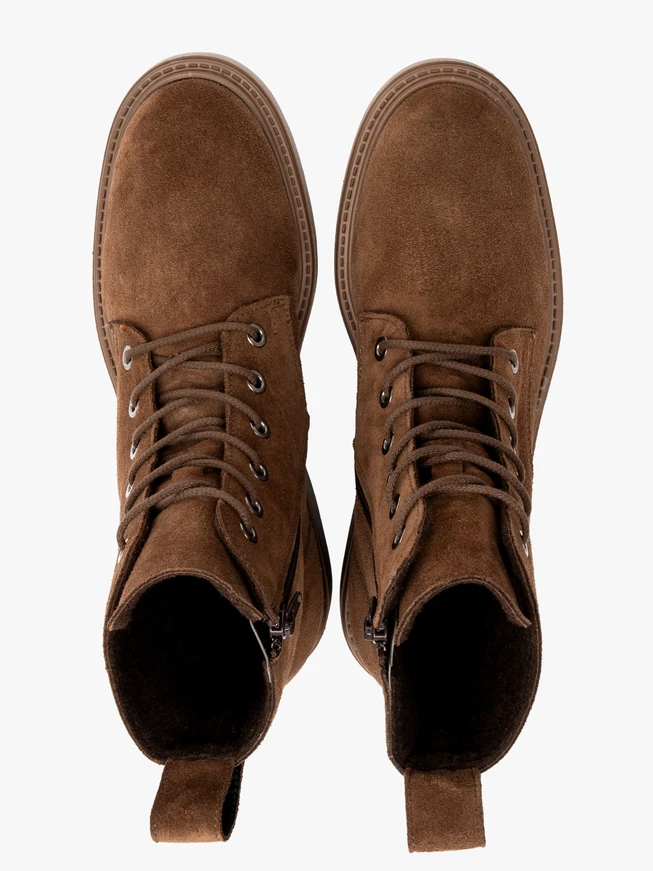 Braune Veloursstiefel