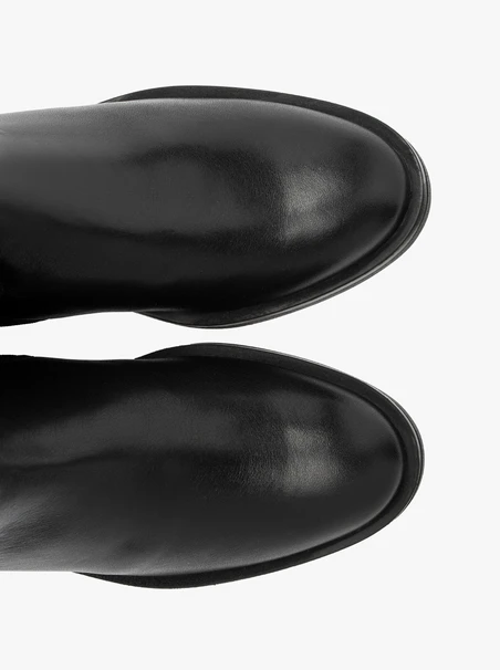 Schwarze Damenstiefel mit Gummieinsatz im Schaft