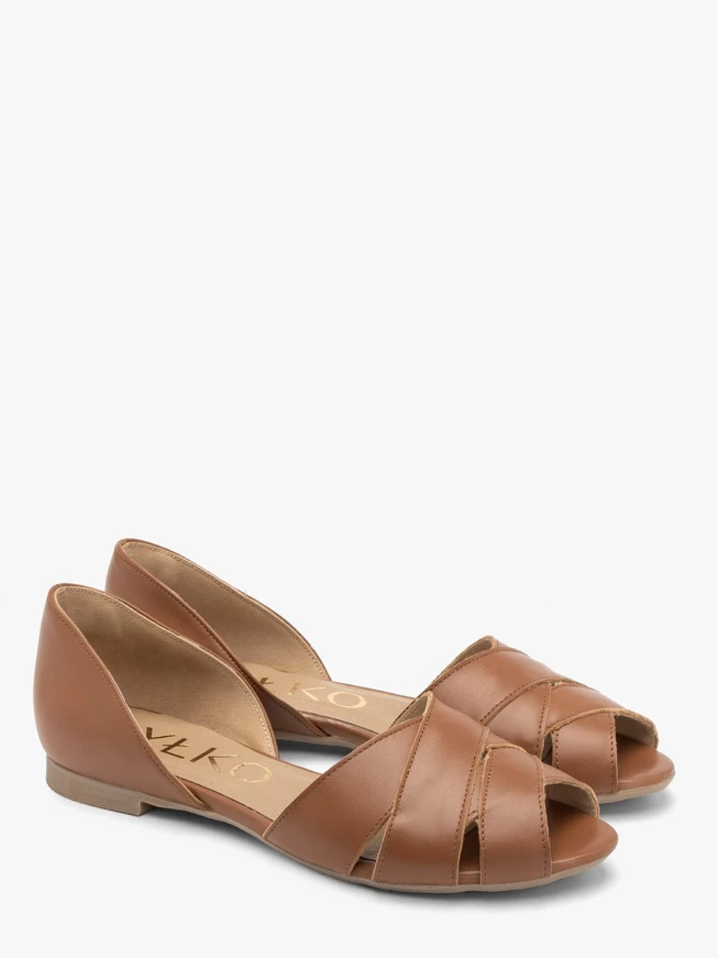 Hellbraune Sandalen mit verziertem Schaft