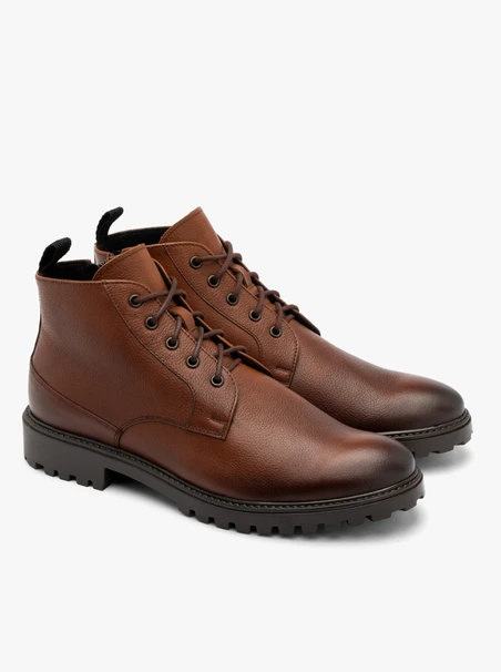Braune Herren-Turnschuhe mit Traktor-Boden