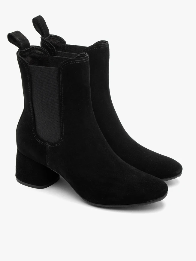 Suede women’s Chelsea boots with round heel