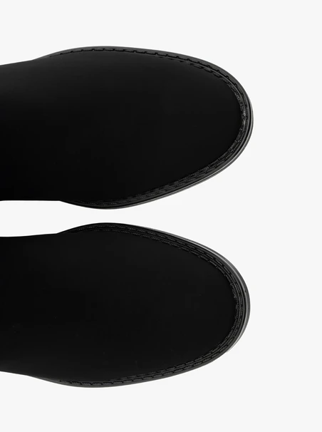 Stretch boots with wide shaft