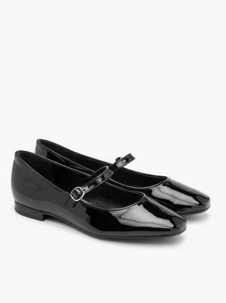 Black patent ballerinas with decorative strap