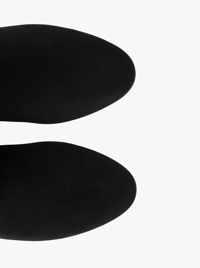 Flexible Stiefel mit breitem Schaft und niedrigem Absatz