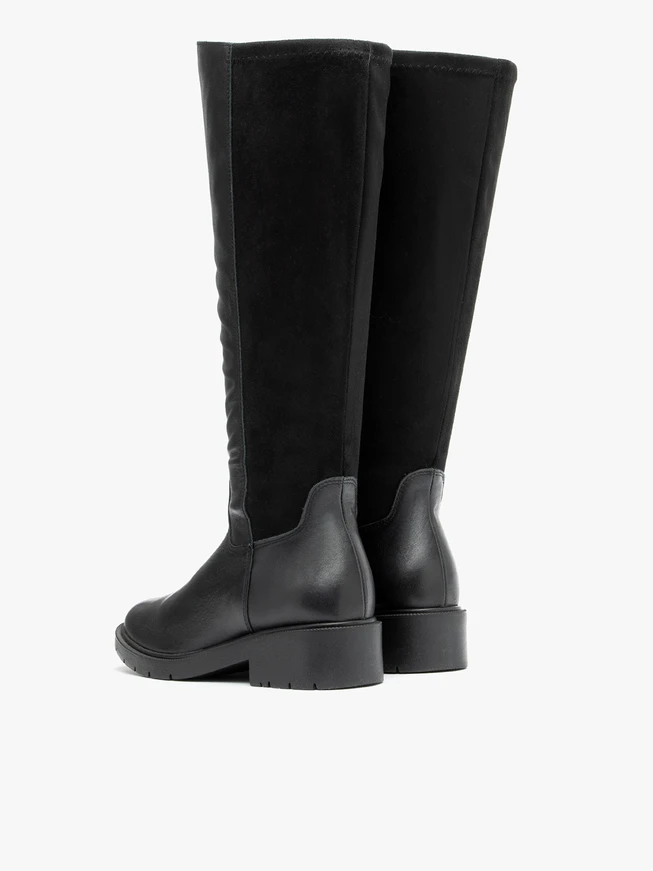 Schwarze Stiefel mit flexiblem, breitem Schaft