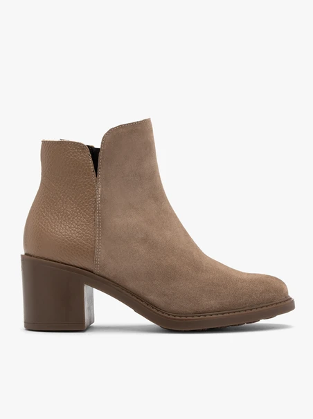 Sand ankle boots with mixed-leather detailing