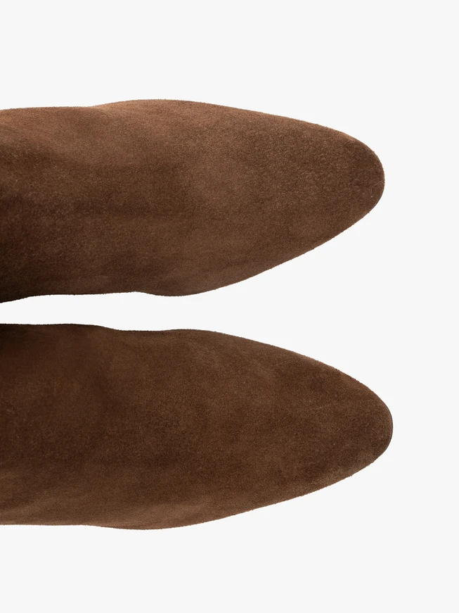 Braune Velourslederstiefel mit Stilettoabsatz