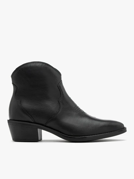 Schwarze Cowboystiefel mit dekorativer Stickerei