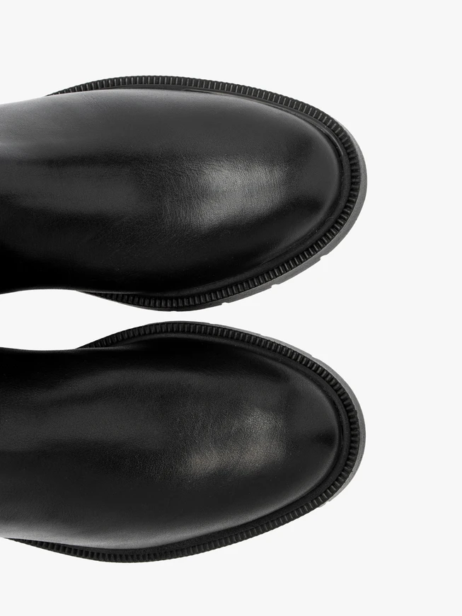 Schwarze Stiefel mit elastischem Schaft