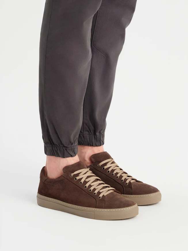 Graue Turnschuhe für Männer