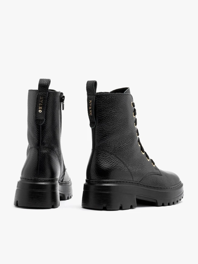 Black women’s boots with chunky sole