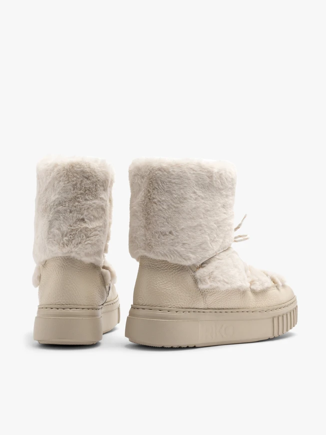 Cream insulated snow boots