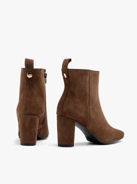 Damenstiefel aus Veloursleder mit Stilettoabsatz