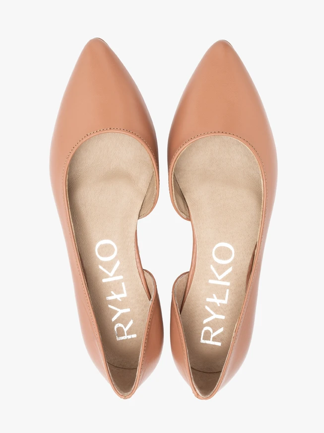 Ballerinas in schmutzigem Rosa