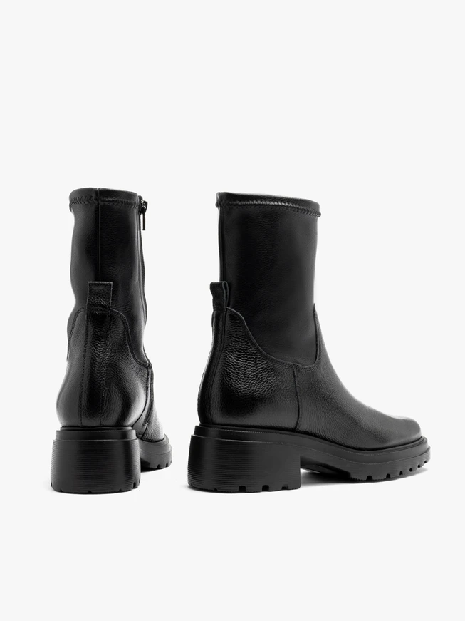 Damenstiefel mit leichtem Boden und flexiblem Schaft