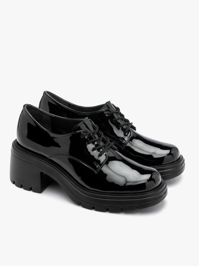 Black chunky-sole women’s shoes