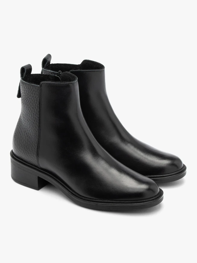 Schwarze Damenstiefel mit Reißverschluss