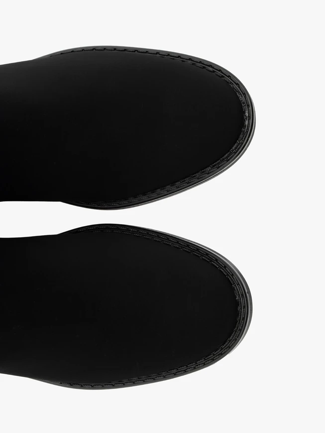Flexible Stiefel mit breitem Schaft