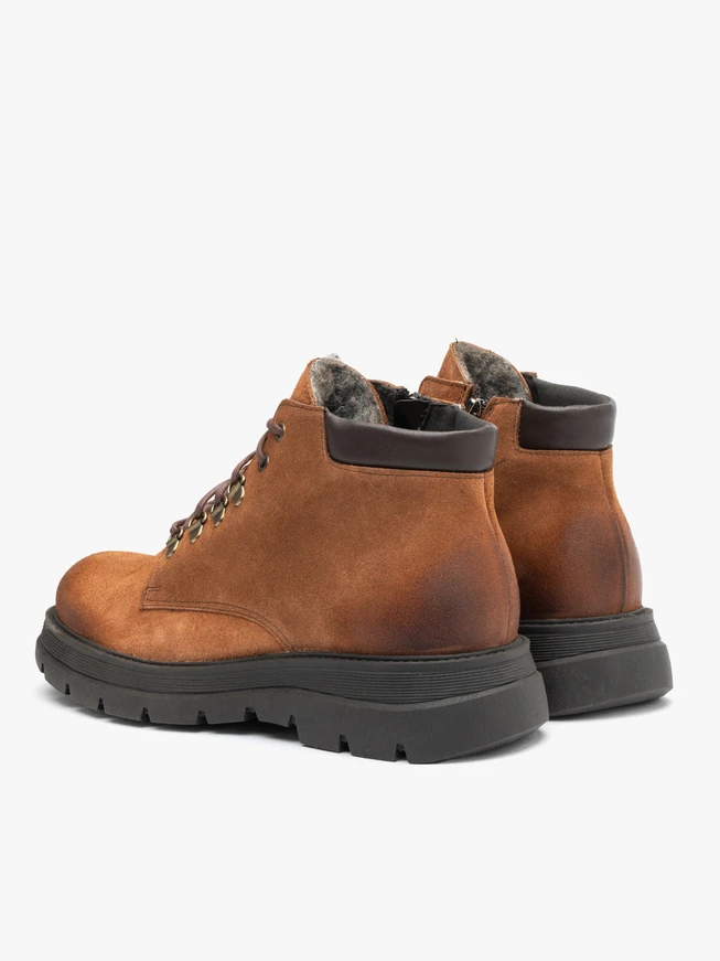Ginger wool-lined boots with chunky sole