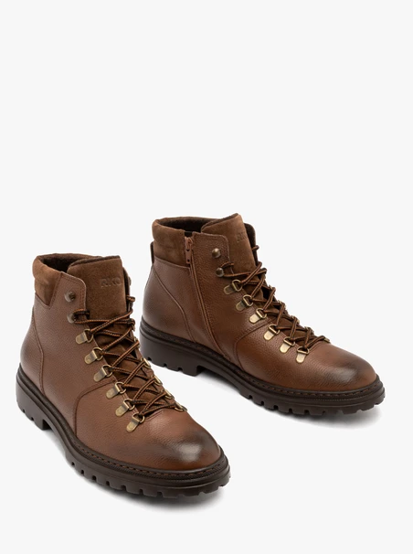 Braune Herrenstiefel mit leichtem Traktorsockel