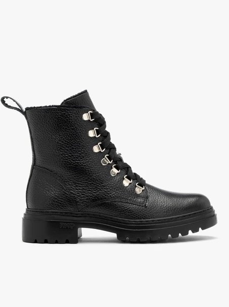 Black women’s boots with decorative hooks