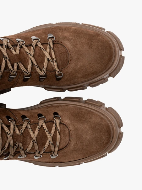 Braune isolierte Damenstiefel