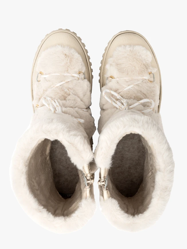 Cream insulated snow boots
