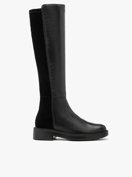 Women’s boots made of mixed materials